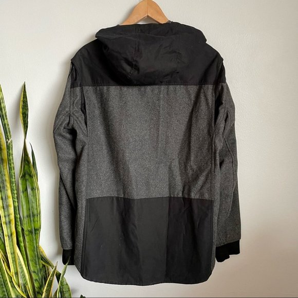 Burton Snowboarding Lightweight Shacket Style Jacket - Picture 5 of 5